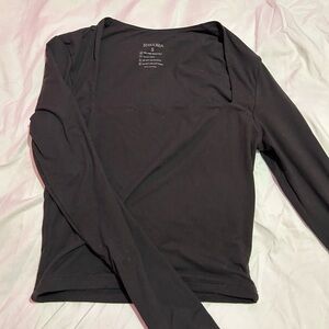 ReoRia Black Long Sleeve Top